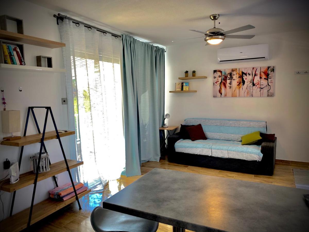 Coral Bay Modern Renovated Apartment By The Sea Пафос Экстерьер фото