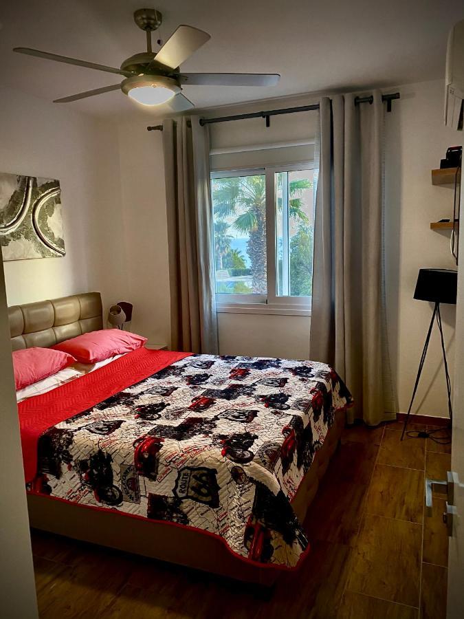 Coral Bay Modern Renovated Apartment By The Sea Пафос Экстерьер фото